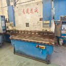 出售二台折弯机，一台63X2500的，一台100X2500的，少.
