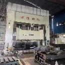 南通锻压1000吨框架液压机。有效台面1.9X3.2米，开口1.